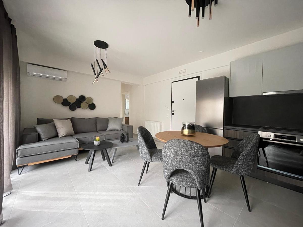 Gleaming Apartments Near Athens Metro Mall Bagian luar foto