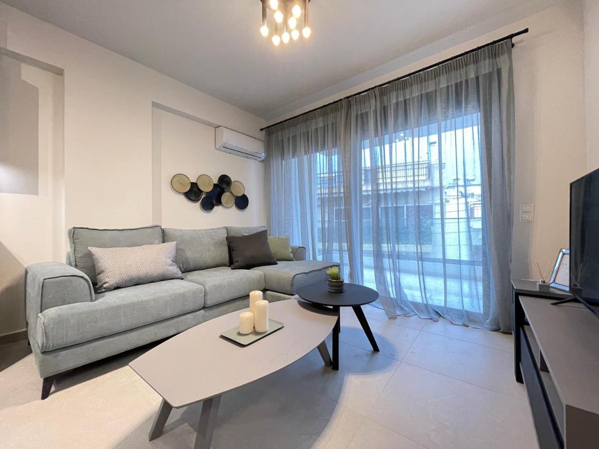 Gleaming Apartments Near Athens Metro Mall Bagian luar foto