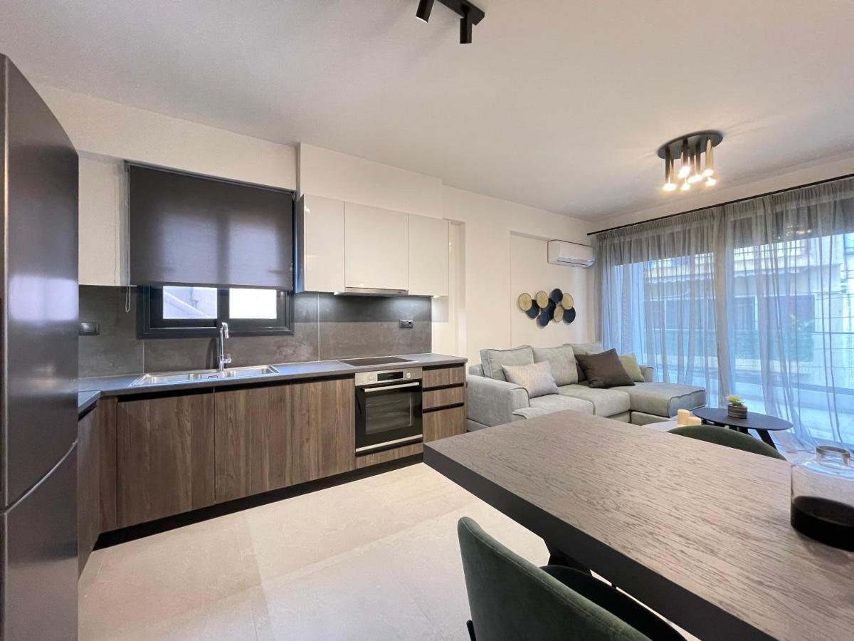Gleaming Apartments Near Athens Metro Mall Bagian luar foto