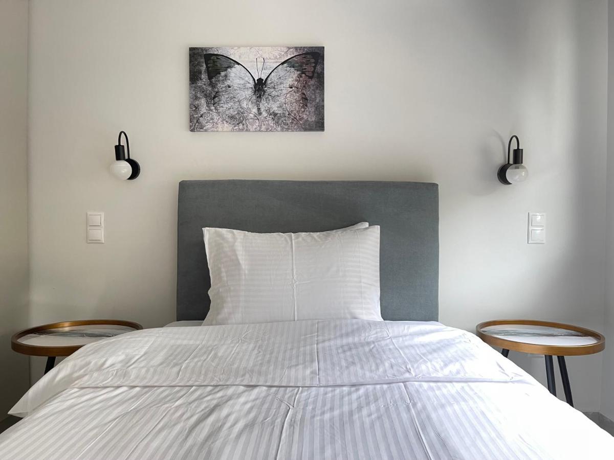 Gleaming Apartments Near Athens Metro Mall Bagian luar foto
