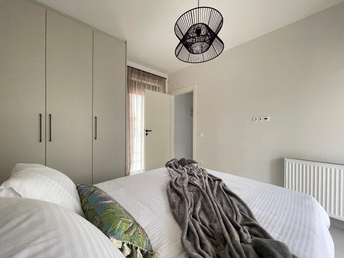 Gleaming Apartments Near Athens Metro Mall Bagian luar foto
