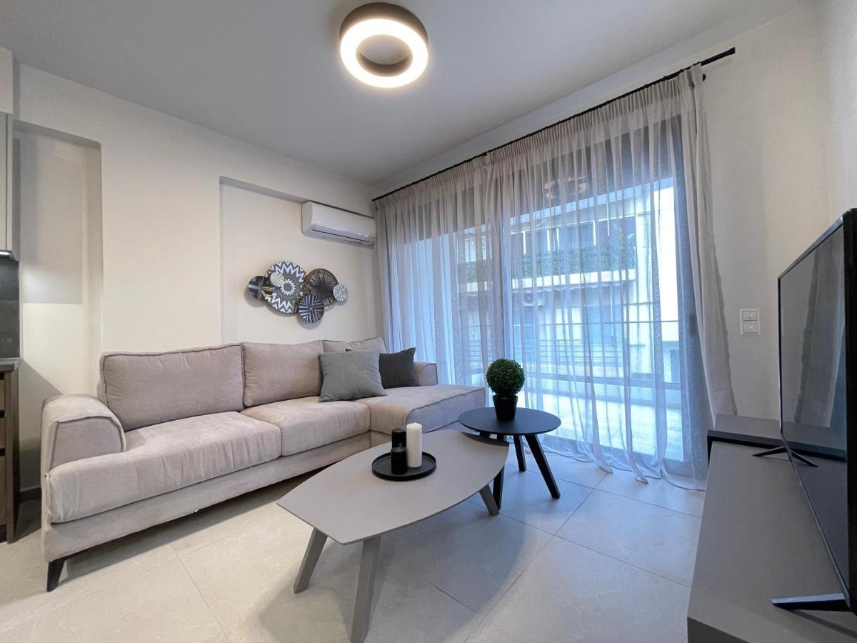 Gleaming Apartments Near Athens Metro Mall Bagian luar foto