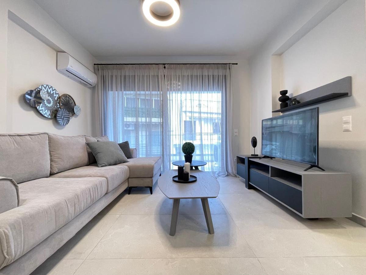 Gleaming Apartments Near Athens Metro Mall Bagian luar foto