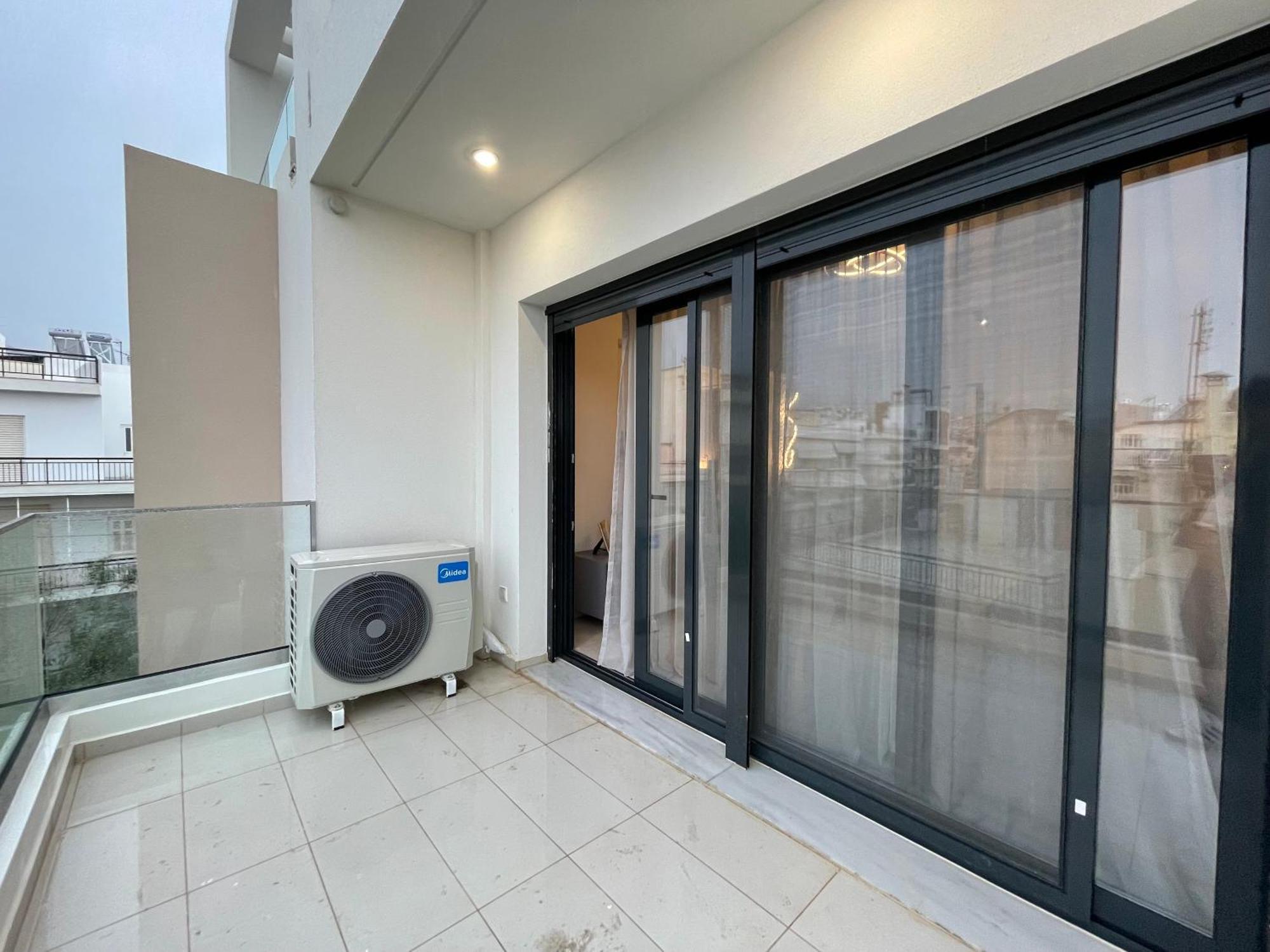 Gleaming Apartments Near Athens Metro Mall Bagian luar foto