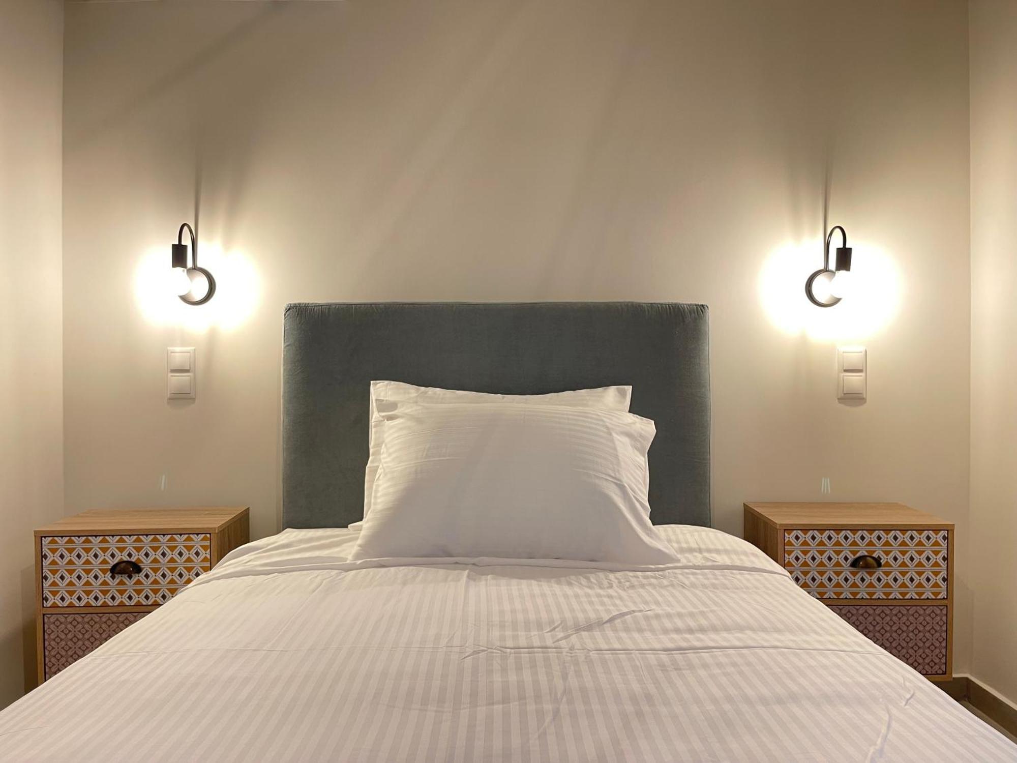 Gleaming Apartments Near Athens Metro Mall Bagian luar foto