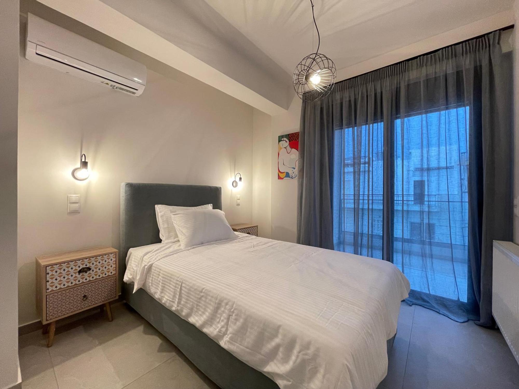 Gleaming Apartments Near Athens Metro Mall Bagian luar foto