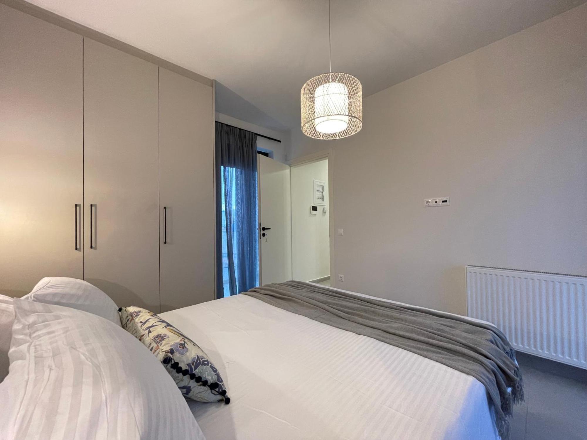 Gleaming Apartments Near Athens Metro Mall Bagian luar foto