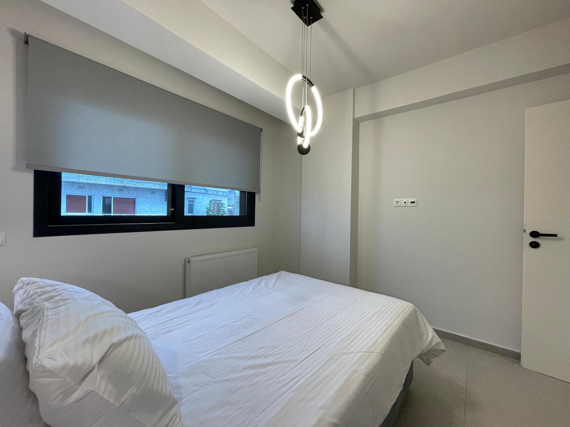 Gleaming Apartments Near Athens Metro Mall Bagian luar foto